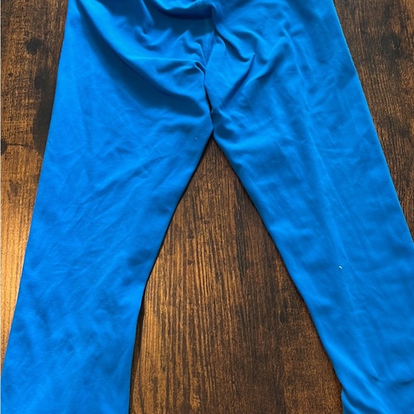 Lululemon pool side high rise align crop Sz 0 21” - Picture 4 of 9